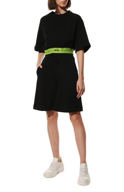 Хлопковые шорты MSGM черного цвета по цене 26900 руб., арт. 3241MDB69 227299, фото 2 Хлопковые шорты MSGM, арт. 3241MDB69 227299, фото 2
