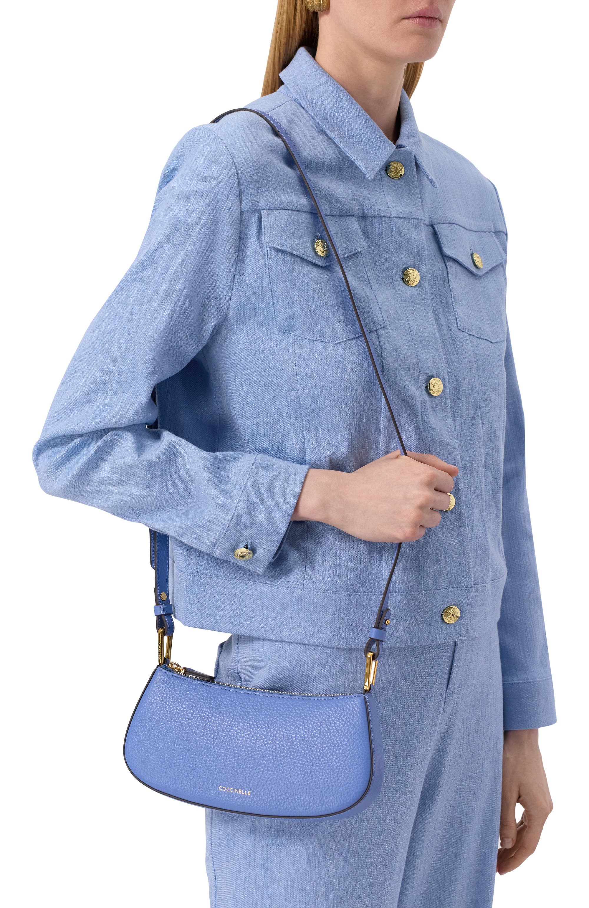 Сумка merveille COCCINELLE голубого цвета по цене 22600 руб., арт. E5MRF520101, фото 2 Сумка merveille COCCINELLE, арт. E5MRF520101, фото 2