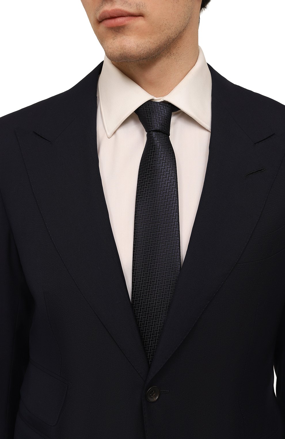 Шелковый галстук GIORGIO ARMANI черного цвета по цене 21500 руб., арт. 360054/3R903, фото 2 Шелковый галстук GIORGIO ARMANI, арт. 360054/3R903, фото 2