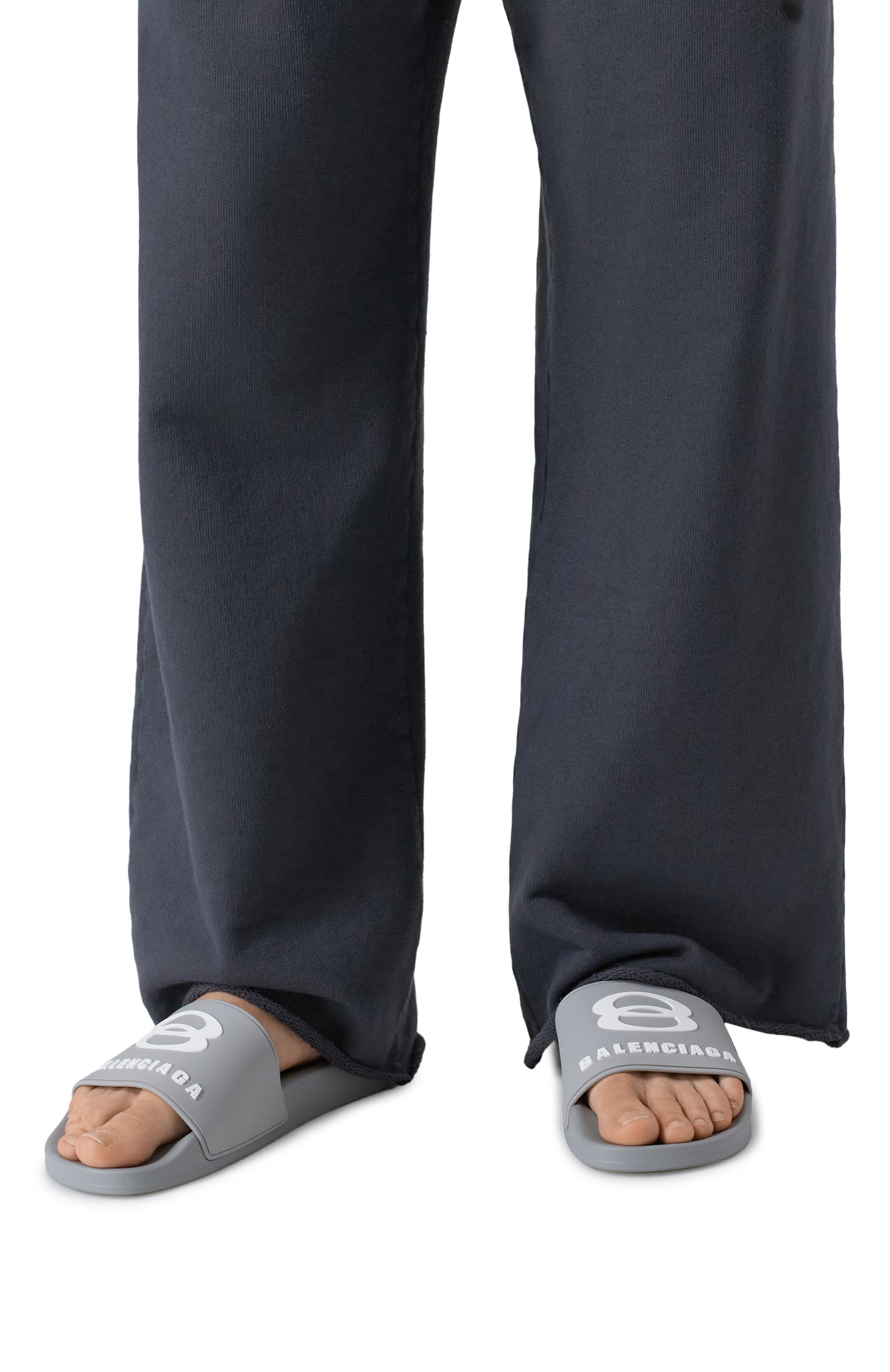 Шлепанцы pool BALENCIAGA светло-серого цвета по цене 44700 руб., арт. 689031/W1SA6, фото 3 Шлепанцы pool BALENCIAGA, арт. 689031/W1SA6, фото 3