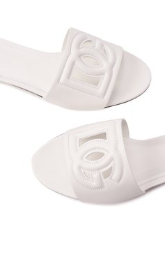 Женские кожаные шлепанцы bianca DOLCE & GABBANA белого цвета, арт. CQ0436/AY329 | Фото 7 (Подошва: Плоская; Каблук высота: �Низкий; Материал внутренний: Натуральная кожа; Материал сплава: Проставлено; Драгоценные камни: Проставлено; Материал внешний: Натуральная кожа; Каблук тип: Устойчивый)