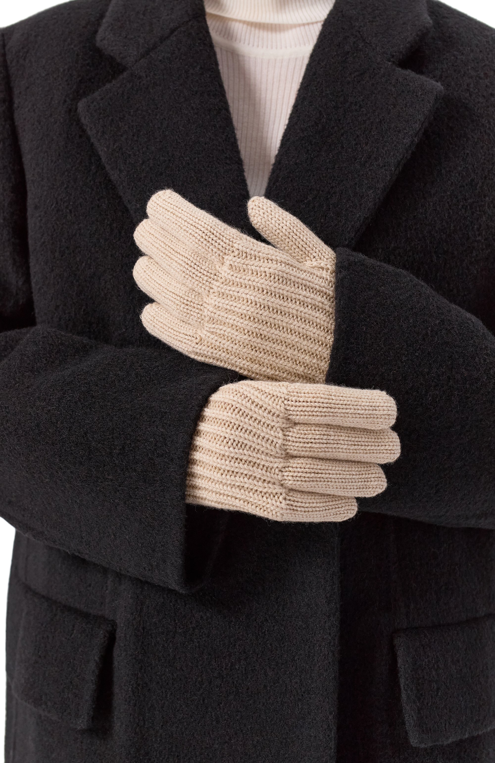 Перчатки из шерсти и вискозы GUCCI бежевого цвета по цене 68900 руб., арт. 809180/3GAAB, фото 2 Перчатки из шерсти и вискозы GUCCI, арт. 809180/3GAAB, фото 2