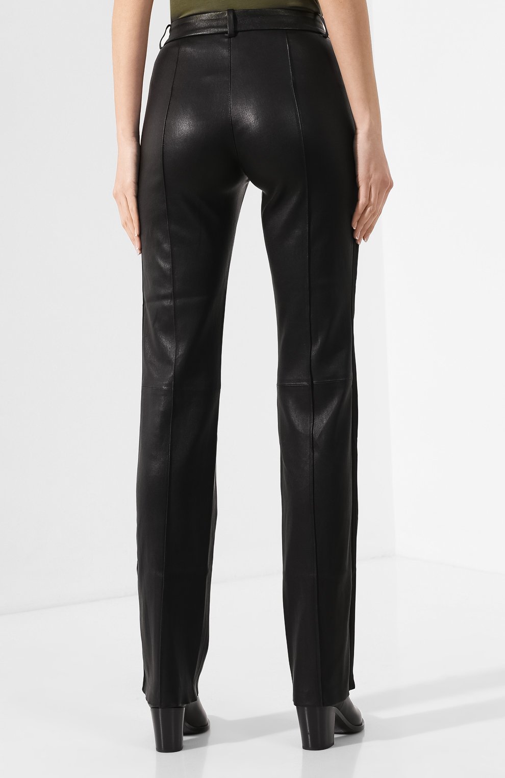 Кожаные брюки SPRWMN черного цвета по цене 185500 руб., арт. BTM-007-L/TAIL0RED PANT SATEEN TUX, фото 4 Кожаные брюки SPRWMN, арт. BTM-007-L/TAIL0RED PANT SATEEN TUX, фото 4