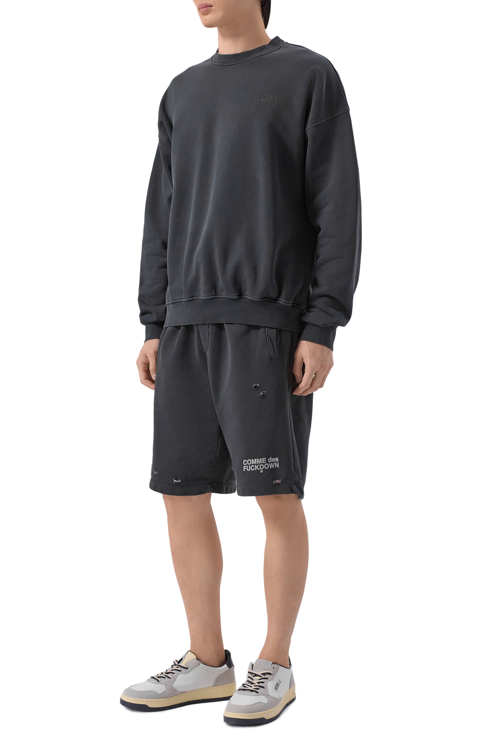 Хлопковые шорты COMME DES FUCKDOWN темно-серого цвета по цене 13500 руб., арт. CFABM01992, фото 2 Хлопковые шорты COMME DES FUCKDOWN, арт. CFABM01992, фото 2