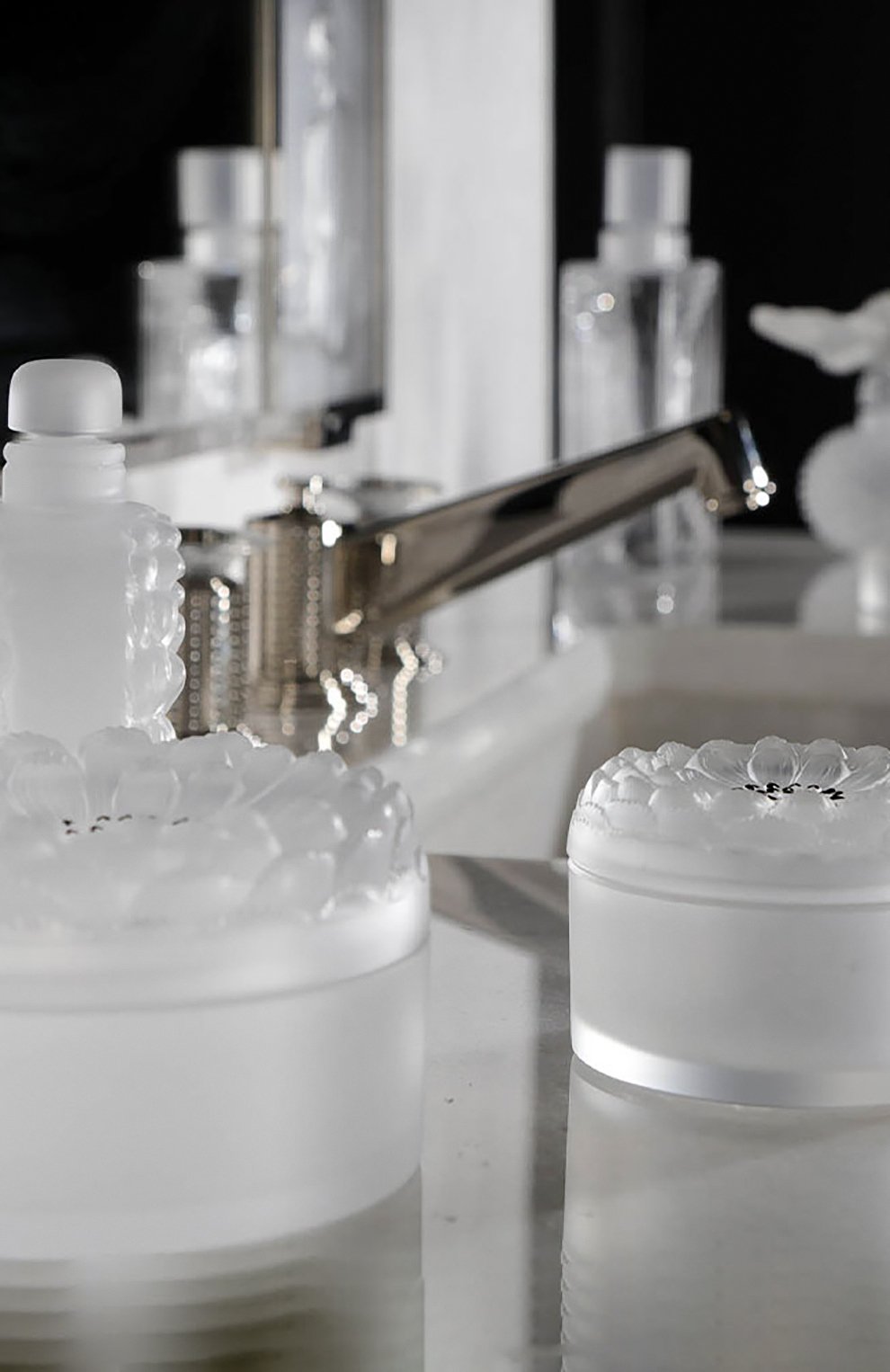 Шкатулка dahlia medium LALIQUE прозрачного цвета по цене 99850 руб., арт. 1135500, фото 3 Шкатулка dahlia medium LALIQUE, арт. 1135500, фото 3