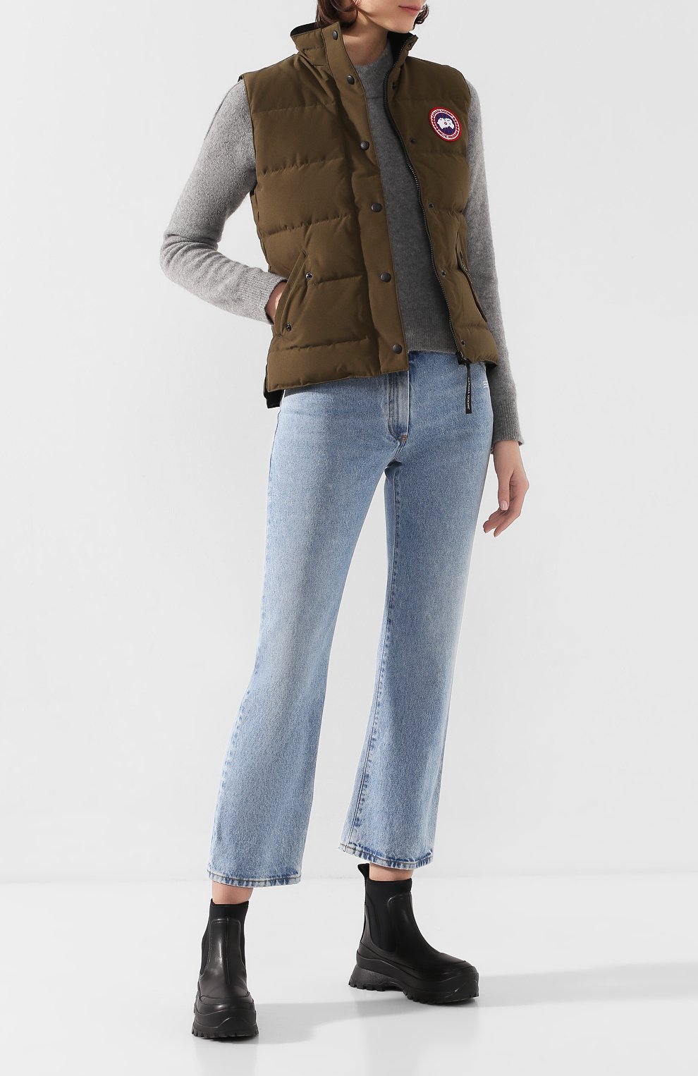 Пуховый жилет freestyle CANADA GOOSE хаки цвета по цене 52950 руб., арт. 2832L, фото 2 Пуховый жилет freestyle CANADA GOOSE, арт. 2832L, фото 2