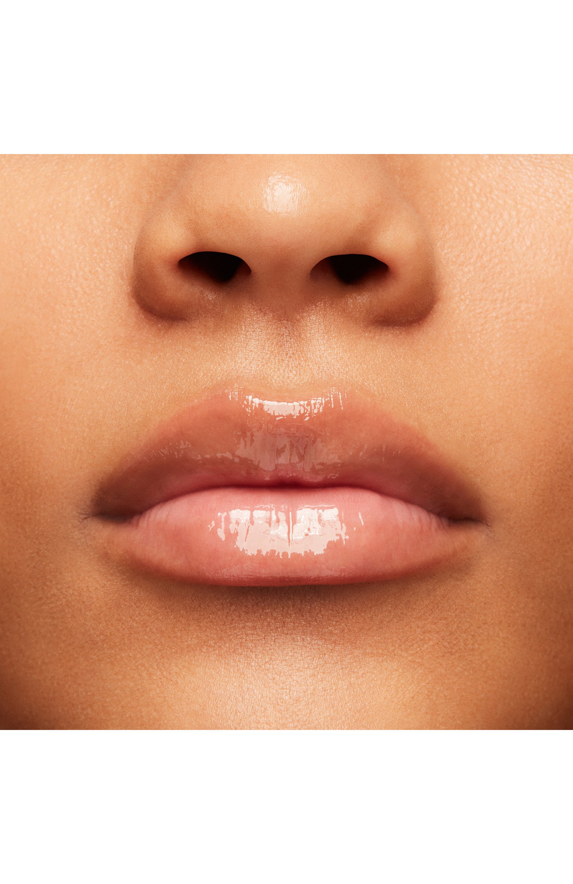 Бальзам для губ squirt plumping gloss stick, оттенок clear (2.3ml) MAC цвета по цене 2990 руб., арт. STRJ-02, фото 5 Бальзам для губ squirt plumping gloss stick, оттенок clear (2.3ml) MAC, арт. STRJ-02, фото 5