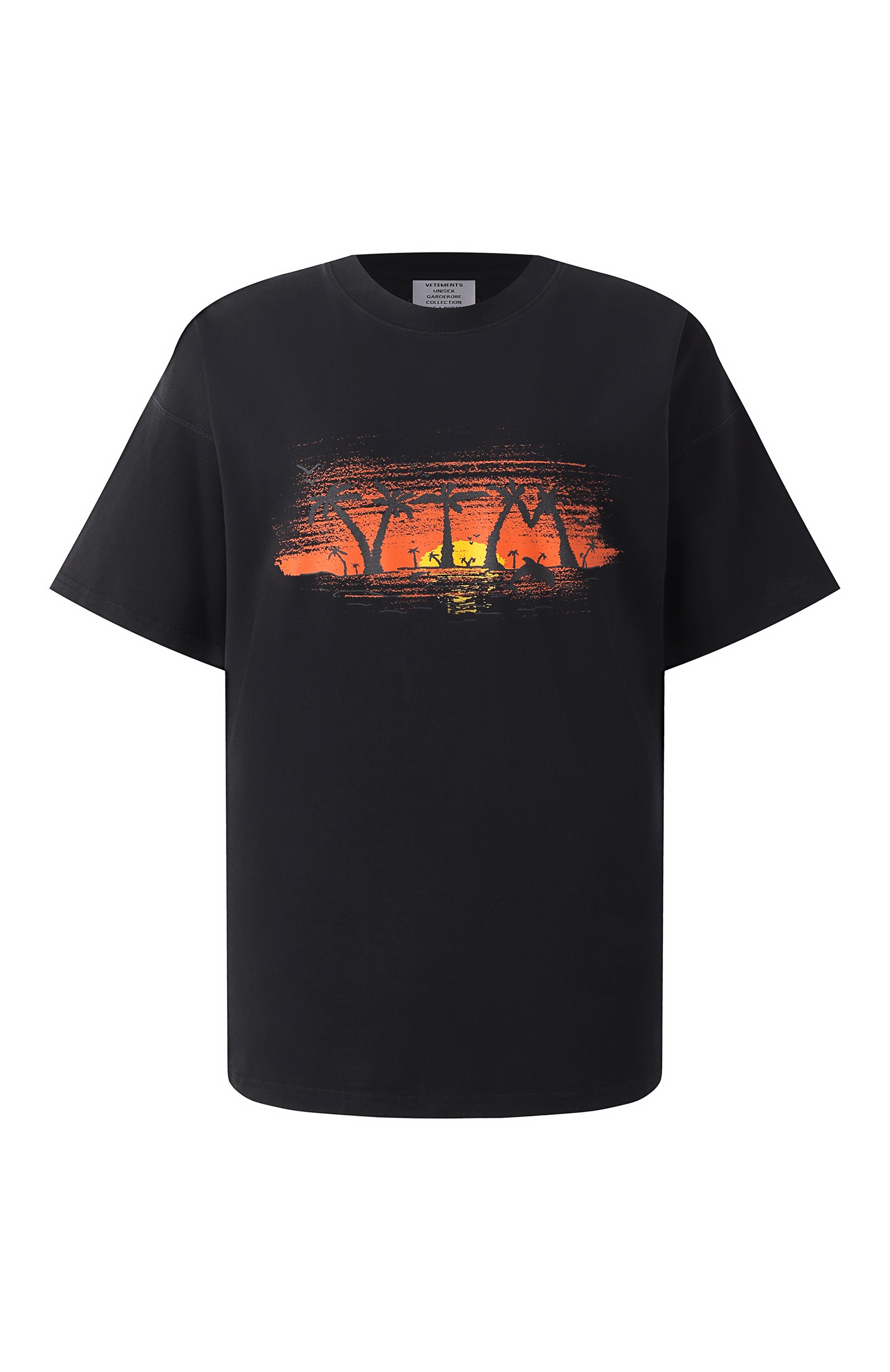 Хлопковая футболка VETEMENTS черного цвета по цене 69700 руб., арт. UA66TR720B, фото 1 Хлопковая футболка VETEMENTS, арт. UA66TR720B, фото 1