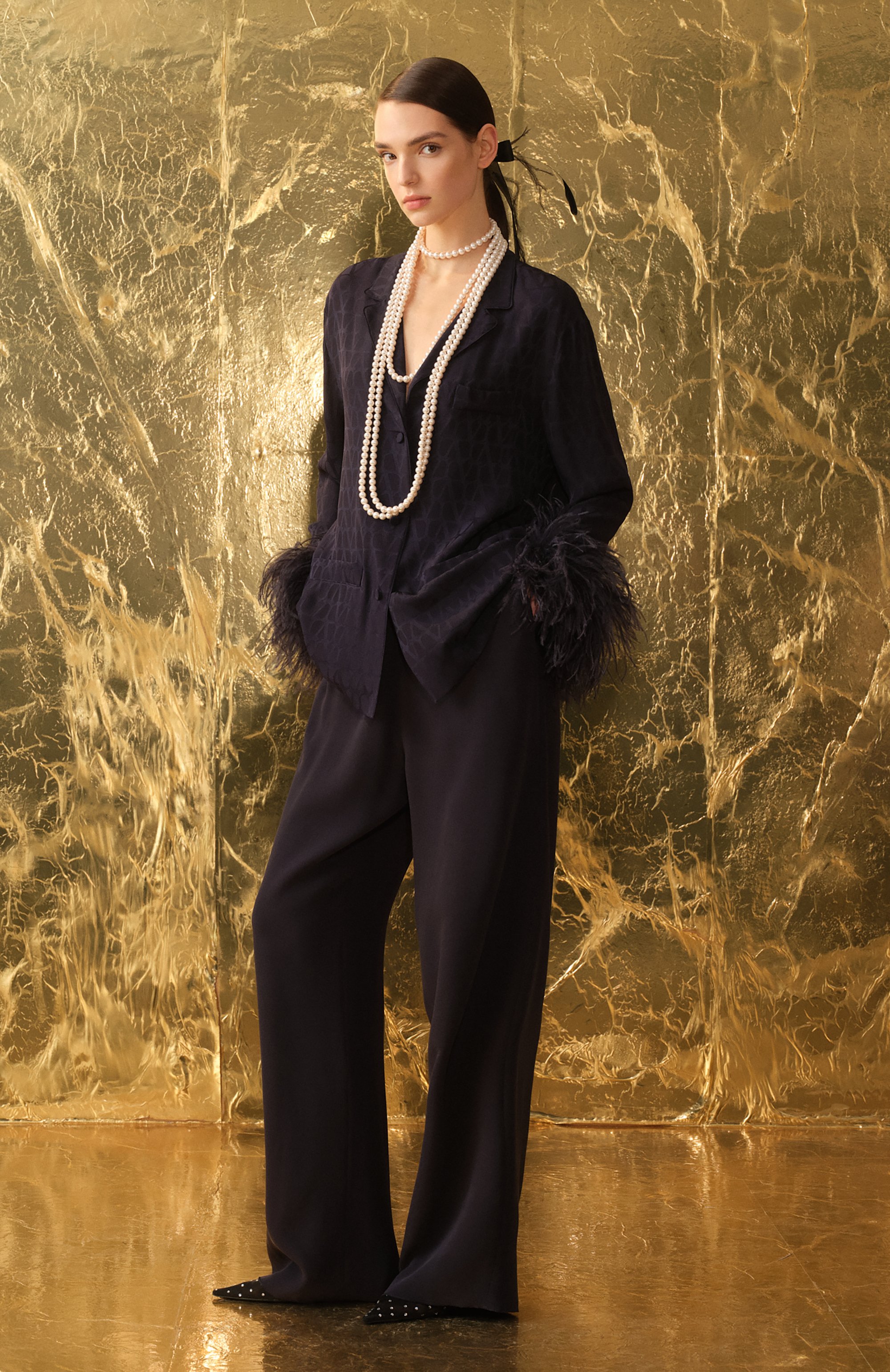 Шерстяные брюки VALENTINO темно-синего цвета по цене 171000 руб., арт. 5B3RB5Y074B, фото 6 Шерстяные брюки VALENTINO, арт. 5B3RB5Y074B, фото 6