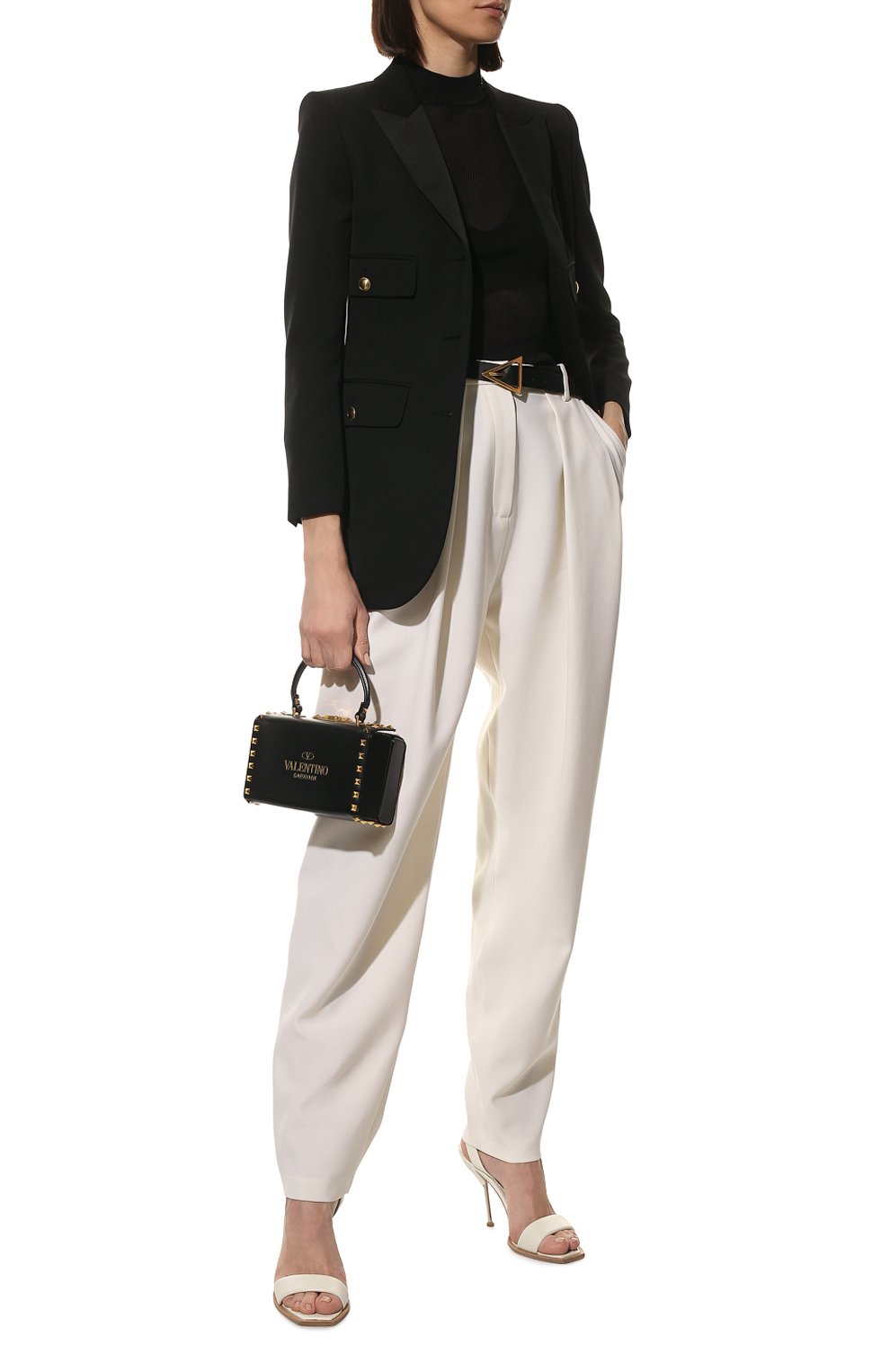 Сумка rockstud alcove VALENTINO черного цвета по цене 287500 руб., арт. WW2B0J73/WAX, фото 2 Сумка rockstud alcove VALENTINO, арт. WW2B0J73/WAX, фото 2