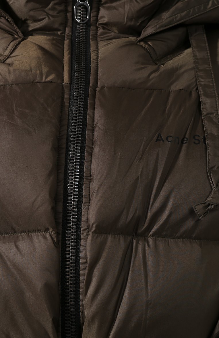 Женский пуховик ACNE STUDIOS хаки цвета, арт. A90005 | Фото 5 (Материал внешний: Синтетический материал; Материал подклада: Синтетический материал; Рукава: Длинные; Длина (верхняя одежда): Короткие; Кросс-КТ: Пуховик; Статус проверки: Проверена �категория; Материал утеплителя: Пух и перо)