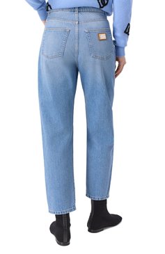Женские джинсы DOLCE & GABBANA голубого цвета, арт. FTC7CD/G8NA3 | Фото 4 (Длина (брюки, джинсы): Стандартные; Материал внешний: Хлопок, Деним; Стили: Кэжуэл; Силуэт Ж (брюки и джинсы): Прямые; Детали: Делаве; К�росс-КТ: Деним; Автоматизация ТО: Проставлено; Автоматизация состава: Проставлено; Размерность: Идёт в размер)