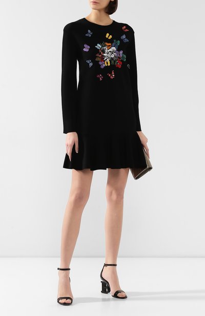 Платье из вискозы VALENTINO черного цвета по цене 376500 руб., арт. SB0KDA48500, фото 2 Платье из вискозы VALENTINO, арт. SB0KDA48500, фото 2