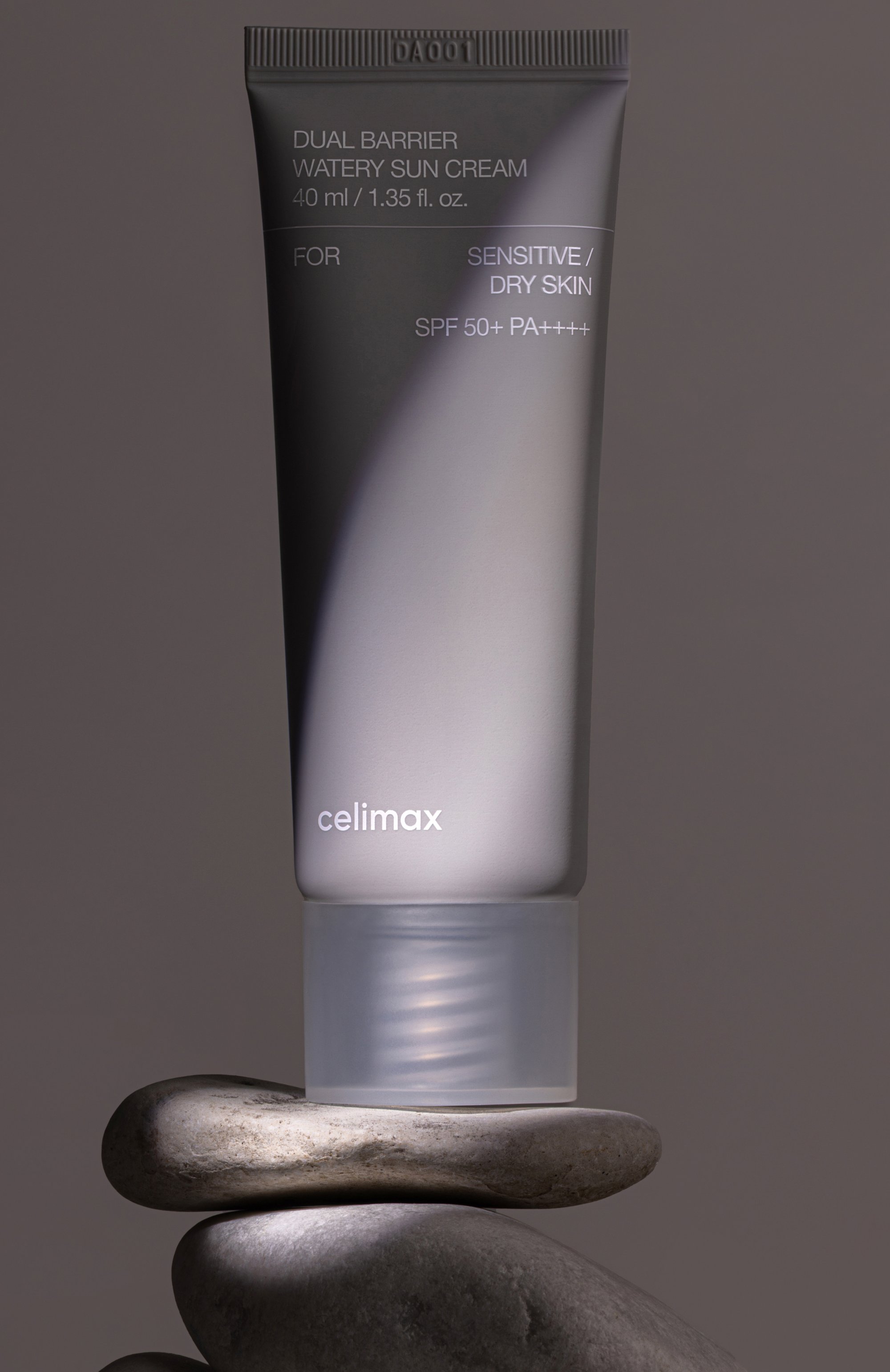 Солнцезащитный крем dual barrier watery sun cream (40ml) CELIMAX бесцветного цвета по цене 2570 руб., арт. 8809686388172, фото 4 Солнцезащитный крем dual barrier watery sun cream (40ml) CELIMAX, арт. 8809686388172, фото 4