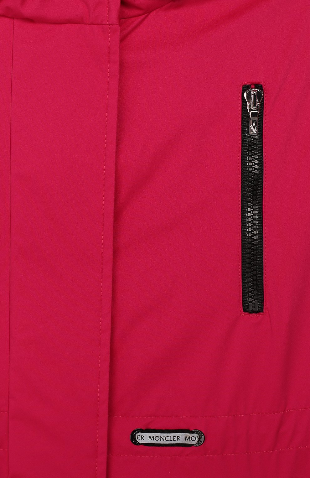 Парка с капюшоном MONCLER фуксия цвета по цене 58750 руб., арт. F1-954-1C704-10-539HW/8-10A, фото 3 Парка с капюшоном MONCLER, арт. F1-954-1C704-10-539HW/8-10A, фото 3