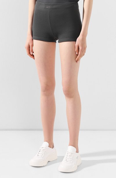 Шорты reebok x victoria beckham REEBOK серого цвета по цене 4575 руб., арт. FS6066, фото 3 Шорты reebok x victoria beckham REEBOK, арт. FS6066, фото 3