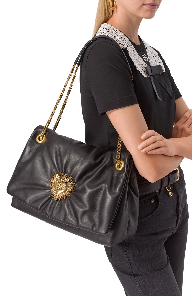 Женская сумка devotion soft large DOLCE & GABBANA черного цвета, арт. BB7540/AF984 | Фото 2 (Материал: Натуральная кожа; Ремень/цепочка: На ремешке; Размер: large; Автоматизация состава: Проставлено; Автоматизация ТО: Проставлено)