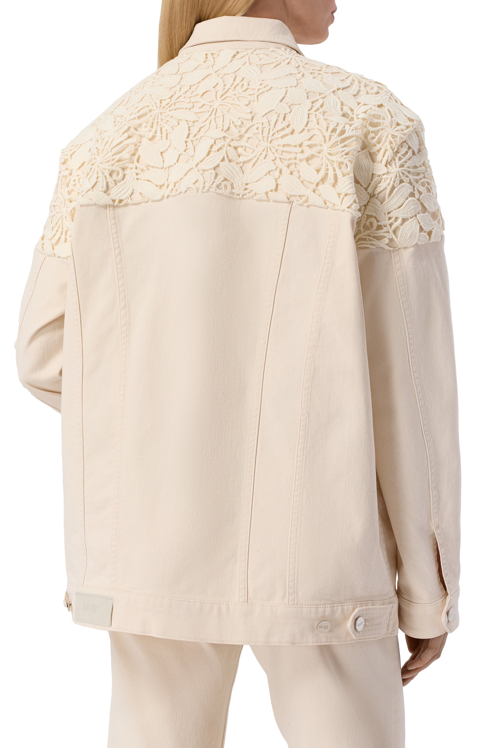 Джинсовая куртка MVST кремового цвета по цене 174000 руб., арт. X2P.P001/MAC-58/MAVERICK, фото 4 Джинсовая куртка MVST, арт. X2P.P001/MAC-58/MAVERICK, фото 4