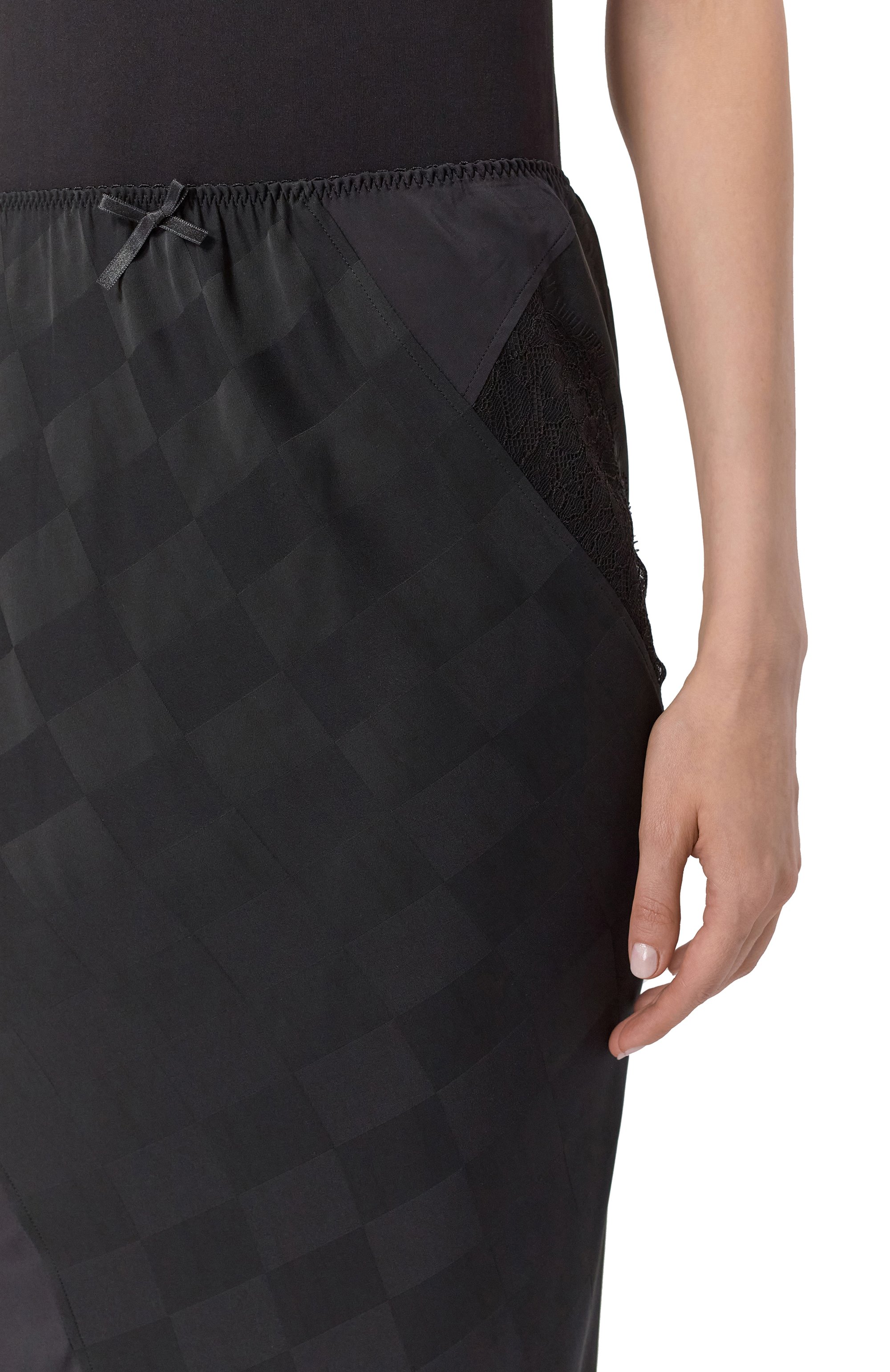 Юбка из вискозы и шелка MOSCHINO черного цвета по цене 81850 руб., арт. A0119/5535, фото 5 Юбка из вискозы и шелка MOSCHINO, арт. A0119/5535, фото 5