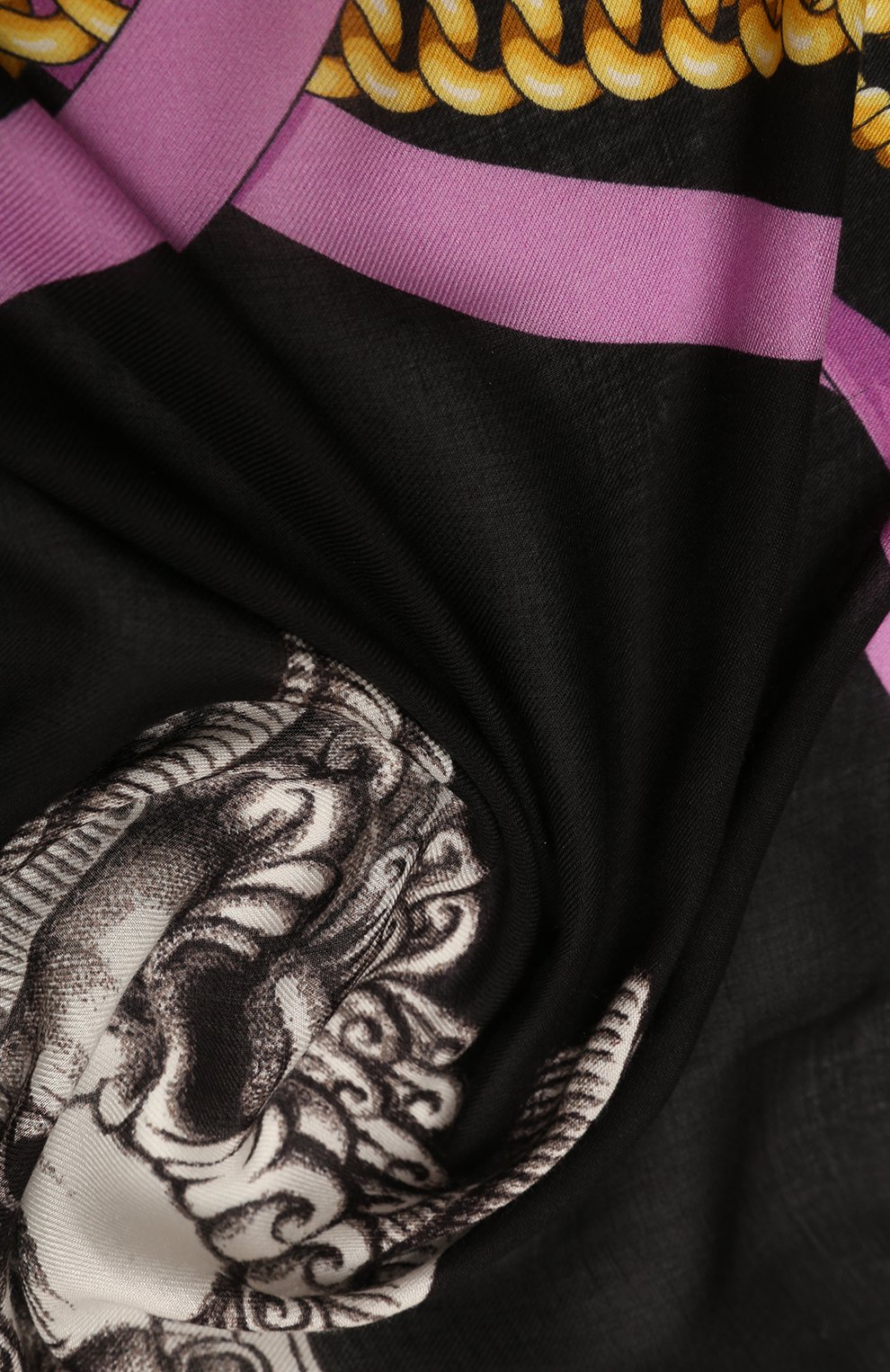 Шарф VERSACE разноцветного цвета по цене 46750 руб., арт. 1001599_1A04539, фото 3 Шарф VERSACE, арт. 1001599_1A04539, фото 3