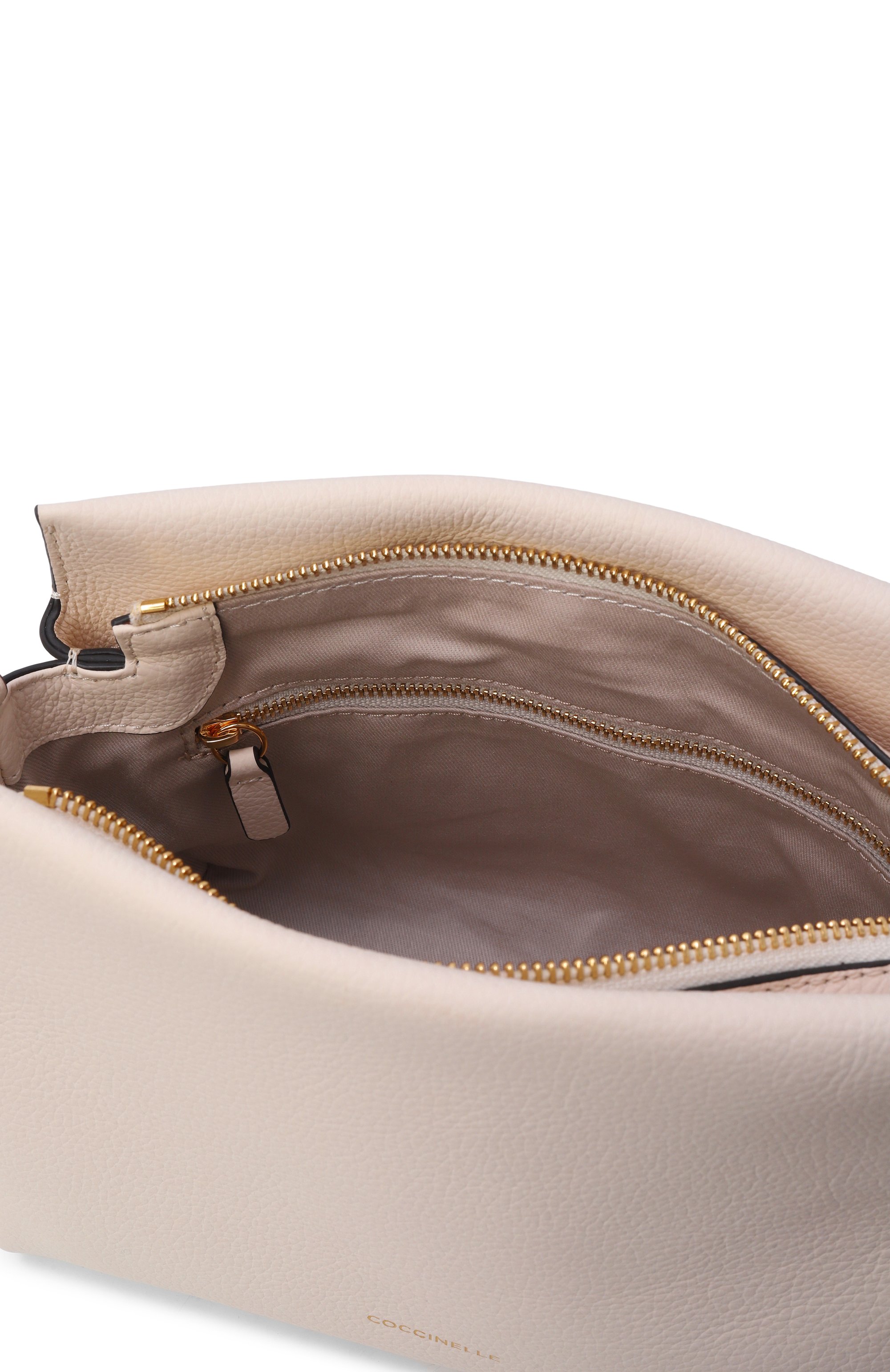 Сумка boheme small COCCINELLE кремового цвета по цене 39900 руб., арт. E1M50580101, фото 5 Сумка boheme small COCCINELLE, арт. E1M50580101, фото 5