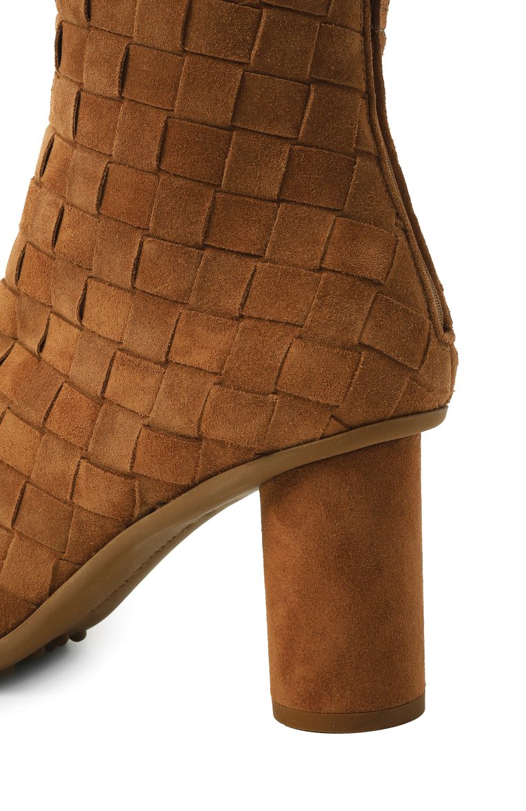 Женские замшевые ботильоны atomic BOTTEGA VENETA коричневого цвета, арт. 811087 V4JC0 | Фото 7 (Подошва: Плоская; Материал внешний: Натуральная кожа, Замша; Каблук высота: Высокий; Каблук тип: Устойчивый; Материал утеплителя: Без утеплителя)