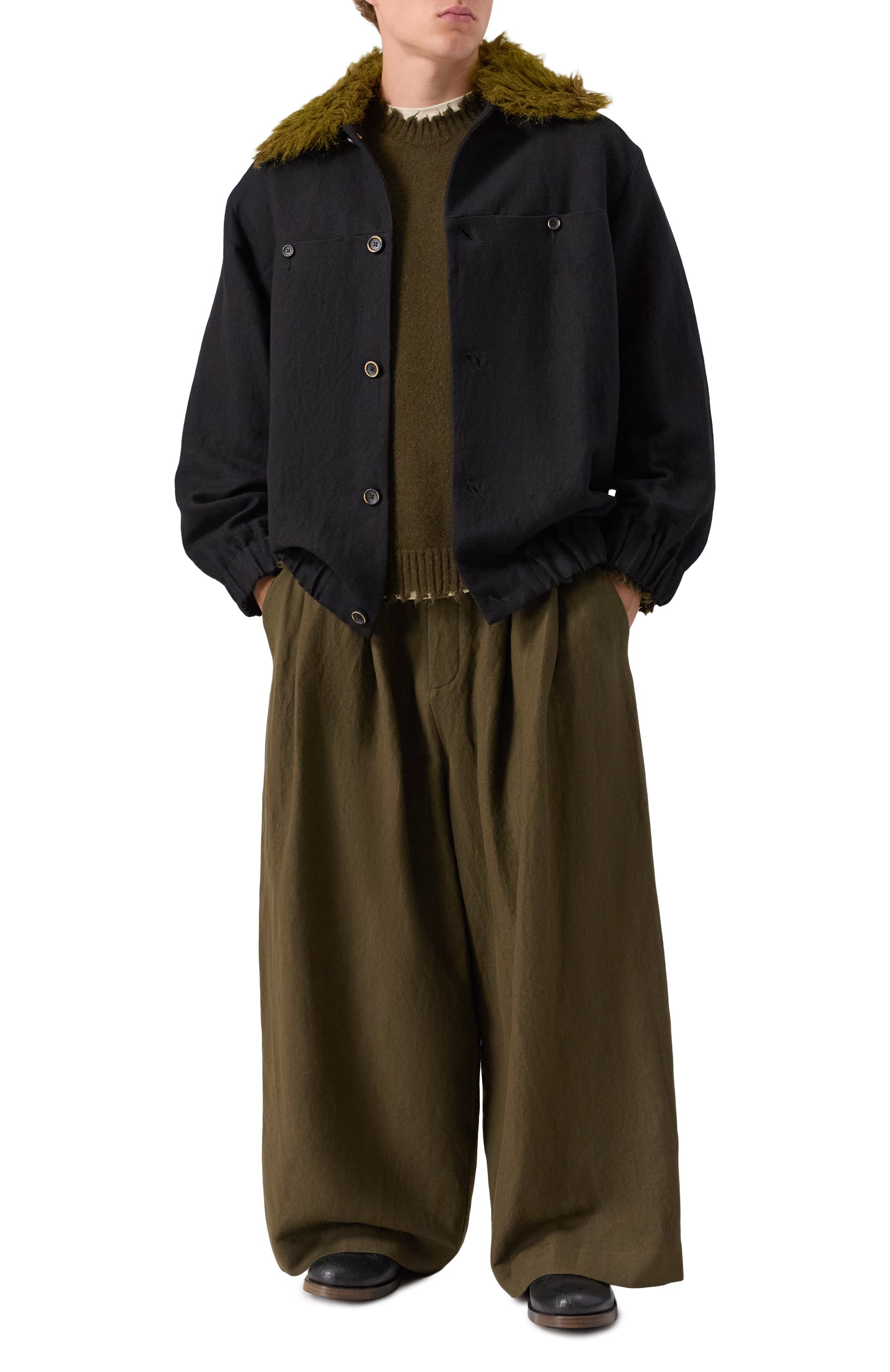 Брюки изо льна и шерсти UMA WANG хаки цвета по цене 129500 руб., арт. UM3523, фото 2 Брюки изо льна и шерсти UMA WANG, арт. UM3523, фото 2