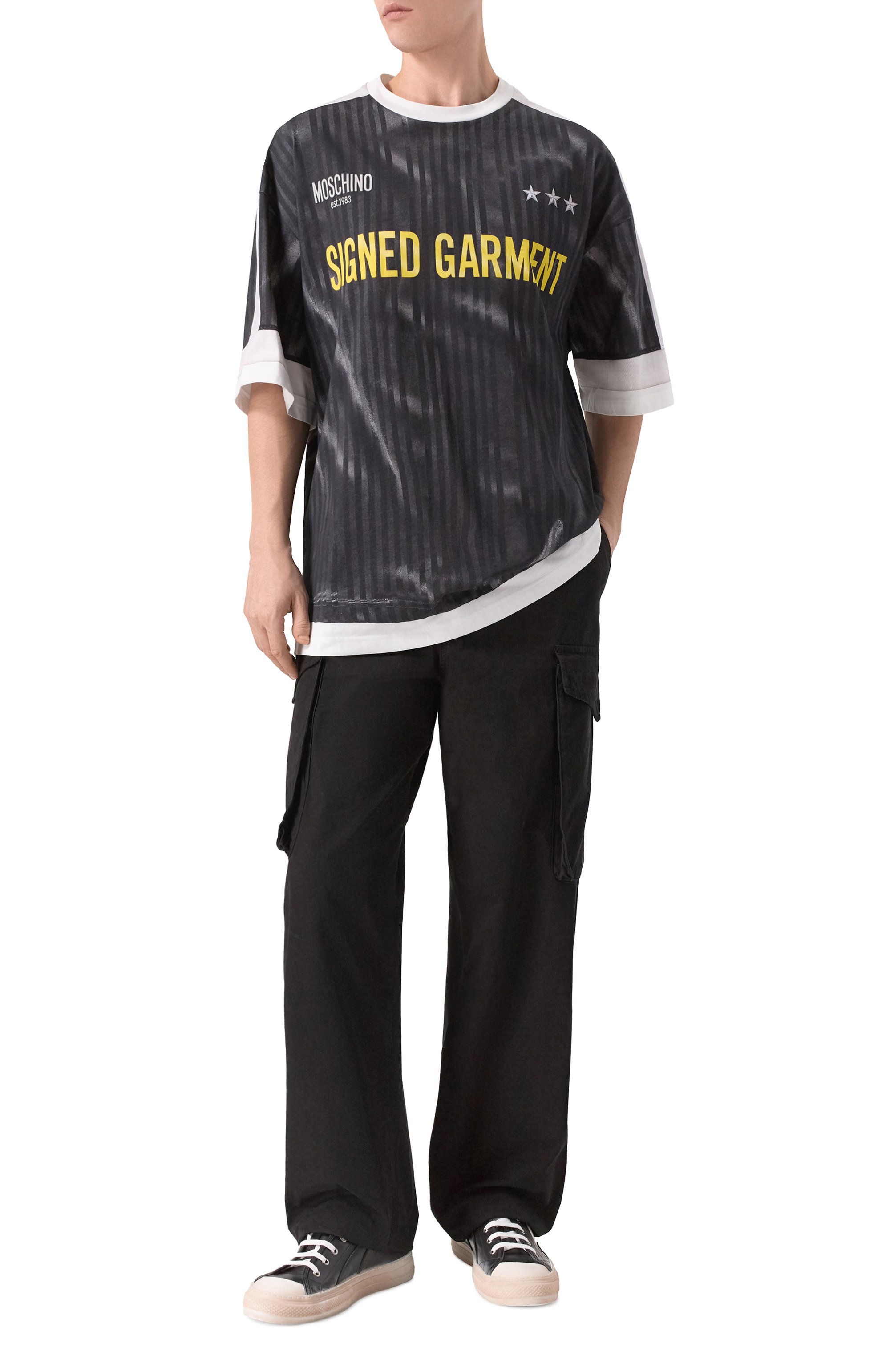 Хлопковая футболка MOSCHINO темно-серого цвета по цене 53550 руб., арт. A0701/0241, фото 2 Хлопковая футболка MOSCHINO, арт. A0701/0241, фото 2