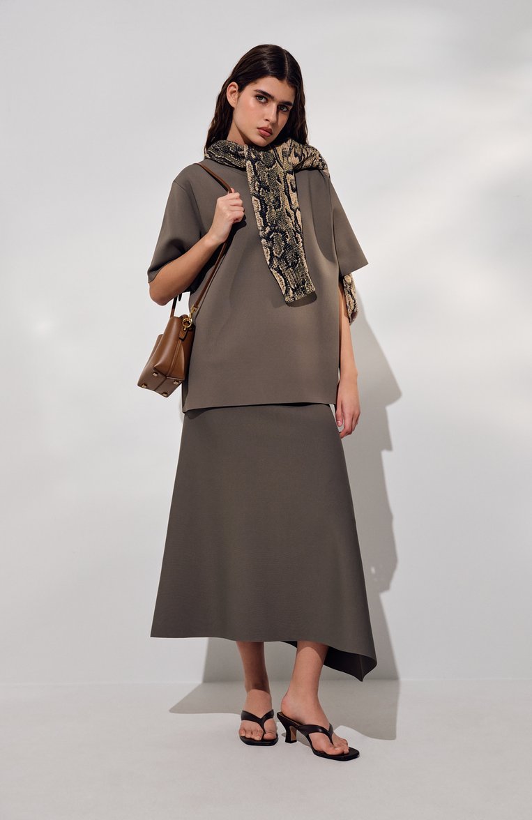 Женская юбка из вискозы JIL SANDER хаки цвета, арт. J04MA0105-J18208 | Фото 7 (Материал вне�шний: Вискоза; Длина Ж (юбки, платья, шорты): Миди; Стили: Минимализм; Кросс-КТ: костюм, Трикотаж)