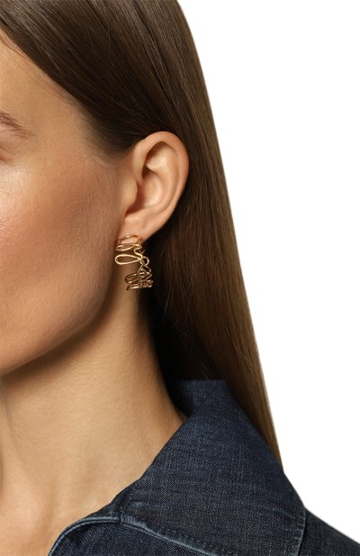 Серьги CHLOÉ золотого цвета по цене 52650 руб., арт. CHC24WFE04/CB7, фото 2 Серьги CHLOÉ, арт. CHC24WFE04/CB7, фото 2