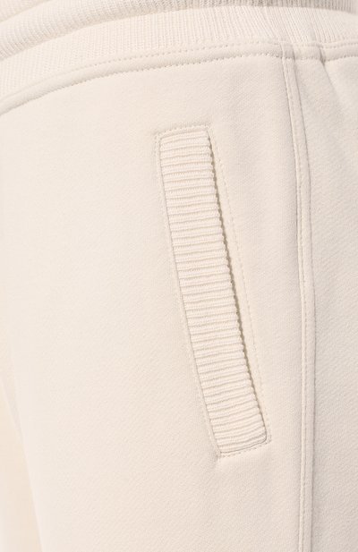 Хлопковые джоггеры BRUNELLO CUCINELLI кремового цвета по цене 138500 руб., арт. MTU23B2207, фото 5 Хлопковые джоггеры BRUNELLO CUCINELLI, арт. MTU23B2207, фото 5