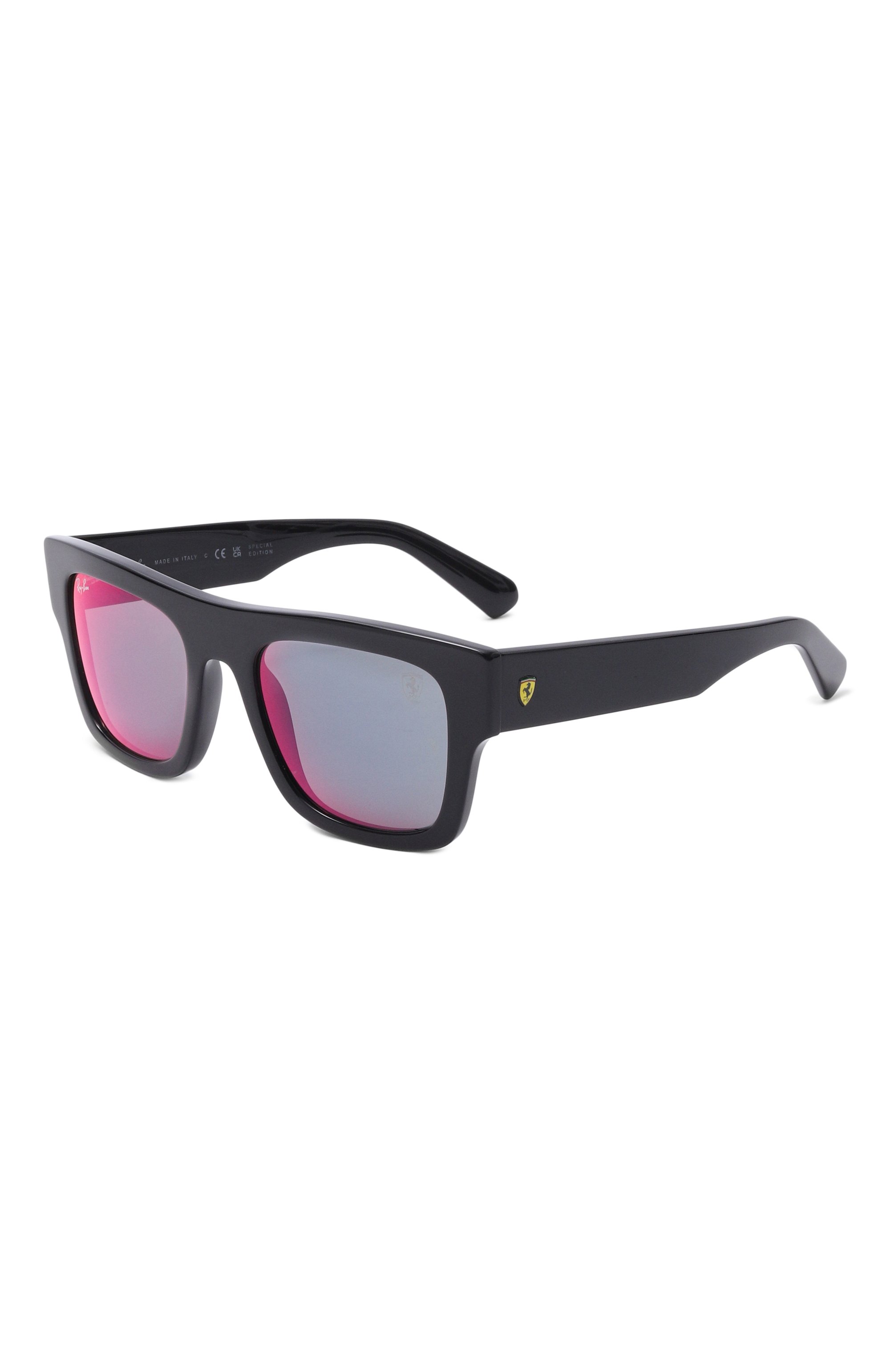 Солнцезащитные очки ray-ban x scuderia ferrari RAY-BAN красного цвета по цене 36000 руб., арт. 2217M-F6016P, фото 1 Солнцезащитные очки ray-ban x scuderia ferrari RAY-BAN, арт. 2217M-F6016P, фото 1