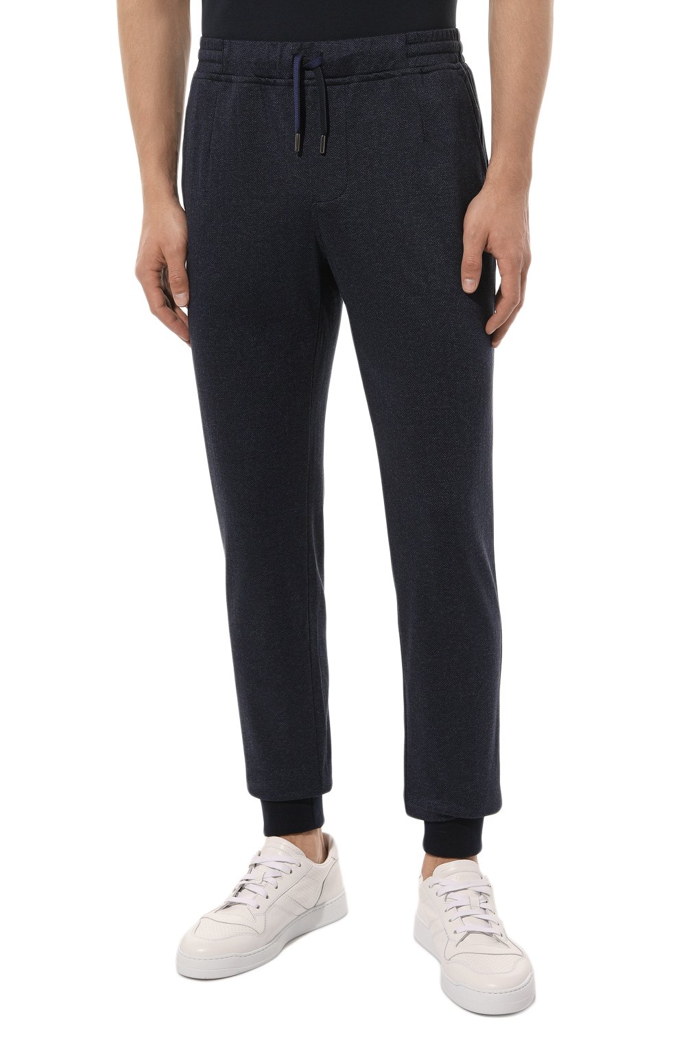 Джоггеры из шелка и хлопка MVST темно-синего цвета по цене 133000 руб., арт. 13M717.MT00.MUST., фото 3 Джоггеры из шелка и хлопка MVST, арт. 13M717.MT00.MUST., фото 3