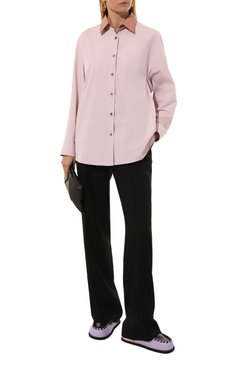 Женская хлопковая рубашка DRIES VAN NOTEN светло-розового цвета, арт. 242-010708-9244 | Фото 2 (Материал сплава: Проставлено; Драгоценные камни: Проставлено; Рукава: Длинные; Длина (для топов): Удлиненные; Стили: Классический; Принт: Без принта; Женское Кросс-КТ: Рубашка-одежда; Материал внешний: Хлопок)