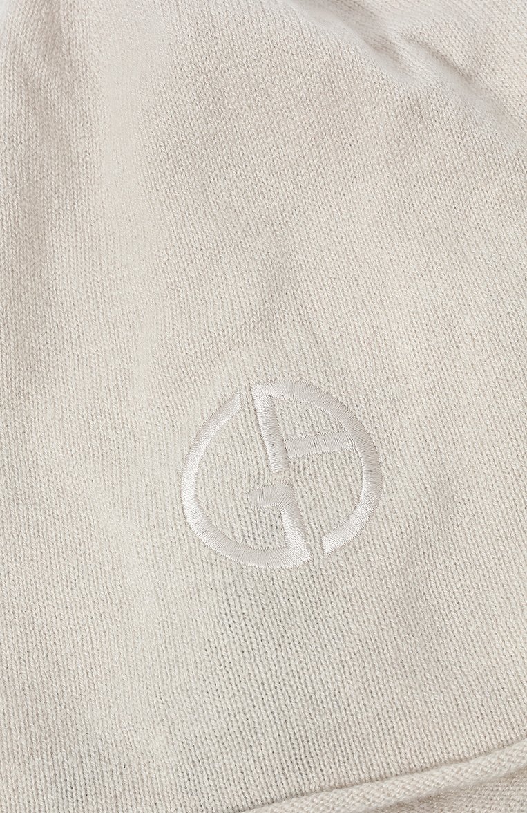 Женская кашемировая шапка GIORGIO ARMANI молочного цвета, арт. 797362/8A502 | Фото 4 (Статус проверки: Проверена категория, Проверено; Материал: Кашемир, Шерсть, Текстиль; Региональные ограничения белый список (Axapta Mercury): RU; Нос: �Не проставлено)