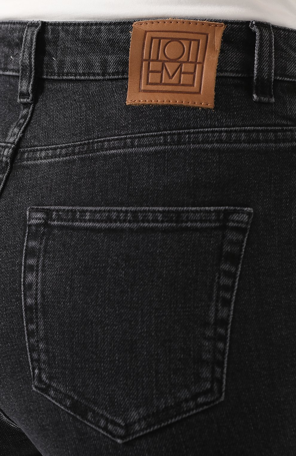 Джинсы с потертостями TOTEME серого цвета по цене 14350 руб., арт. STANDARD DENIM 1806-2446, фото 5 Джинсы с потертостями TOTEME, арт. STANDARD DENIM 1806-2446, фото 5