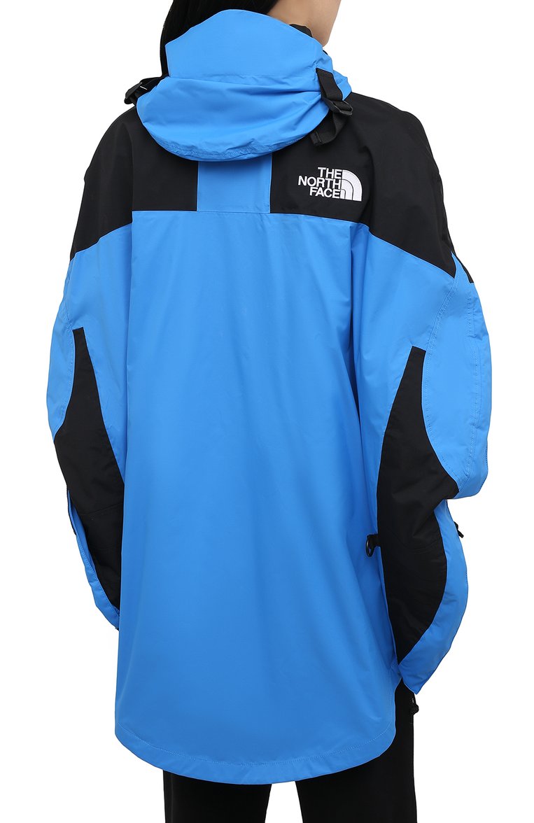 Женская куртка mm6 x the north face MM6 голубого цвета, арт. S62AN0040/S53390 | Фото 4 (Материал внешний: Синтетический материал; Материал подклада: Синтетический материал; Рукава: Короткие; Кросс-КТ: Ветровка, Куртка; Длина (верхняя одежда): До середины бедра; Драгоценные камни: Проставлено; Материал сплава: Проставлено; Региональные ограничения белый список (Axapta Mercury): Не проставлено)