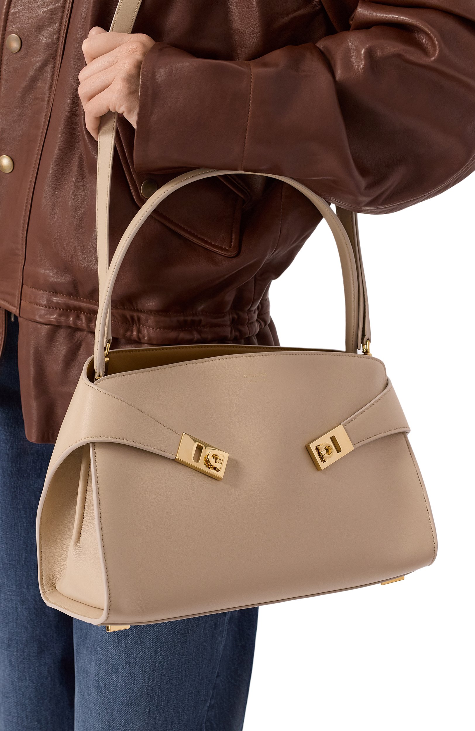 Сумка hug soft medium FERRAGAMO, арт. 219816/780594, фото 2