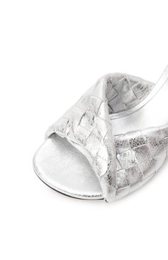 Женские кожаные мюли blink BOTTEGA VENETA серебряного цвета, арт. 796455/V55N1 | Фото 7 (Каблук высота: Высокий; Подошва: Плоская; Драгоценные камни: Проставлено; Материал сплава: Проставлено; Материал внешний: Натуральная кожа; Материал внутренний: Натуральная кожа; Каблук тип: Шпилька)