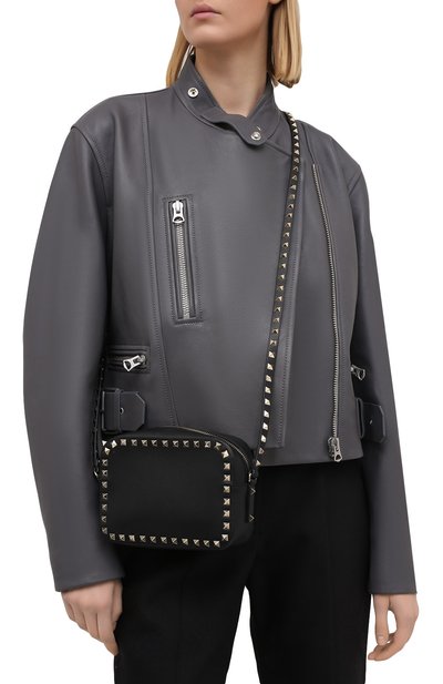 Сумка rockstud VALENTINO черного цвета по цене 138000 руб., арт. QW2B0809/B0L, фото 2 Сумка rockstud VALENTINO, арт. QW2B0809/B0L, фото 2