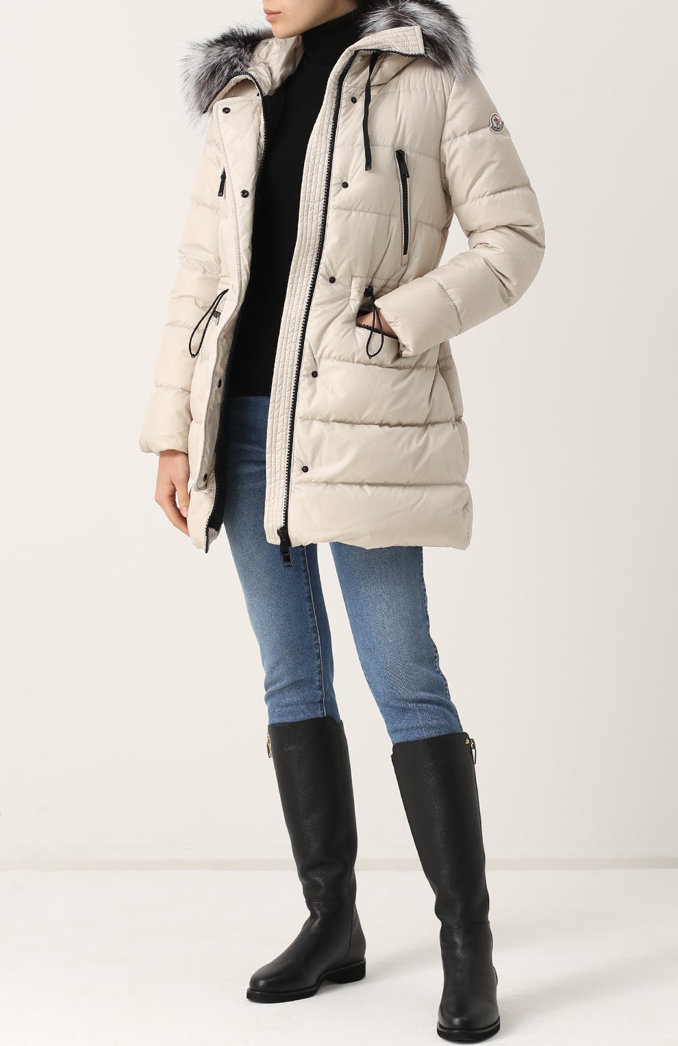 Приталенный стеганый пуховик с меховой отделкой капюшона MONCLER, арт. C2-093-49885-25-54155, фото 2
