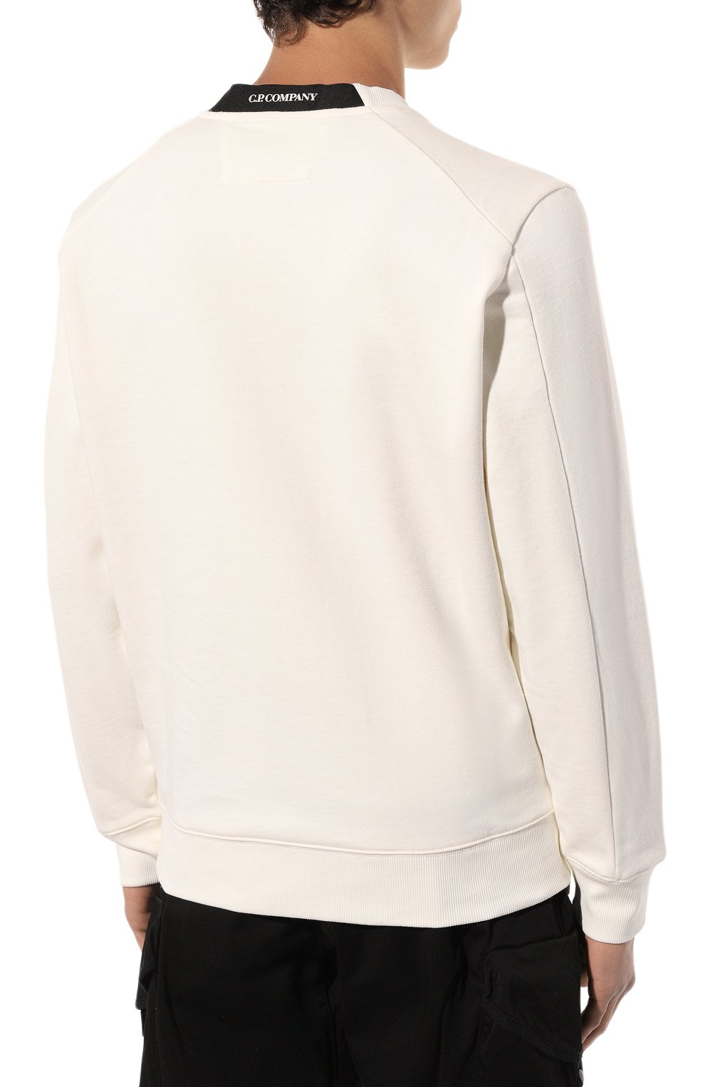 Хлопковый свитшот C.P. COMPANY белого цвета по цене 24100 руб., арт. 14CMSS022A-005086W, фото 4 Хлопковый свитшот C.P. COMPANY, арт. 14CMSS022A-005086W, фото 4