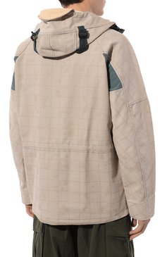 Мужская анорак STONE ISLAND бежевого цвета, арт. 73154360 | Фото 4 (Рукава: Длинные; Стили: Гранж, Кэжуэл; Материал сплава: Проставлено; Материал внешний: Вискоза; Драгоценные камни: Проставлено; Длина (верхняя одежда): Короткие; Кросс-КТ: Ветровка)