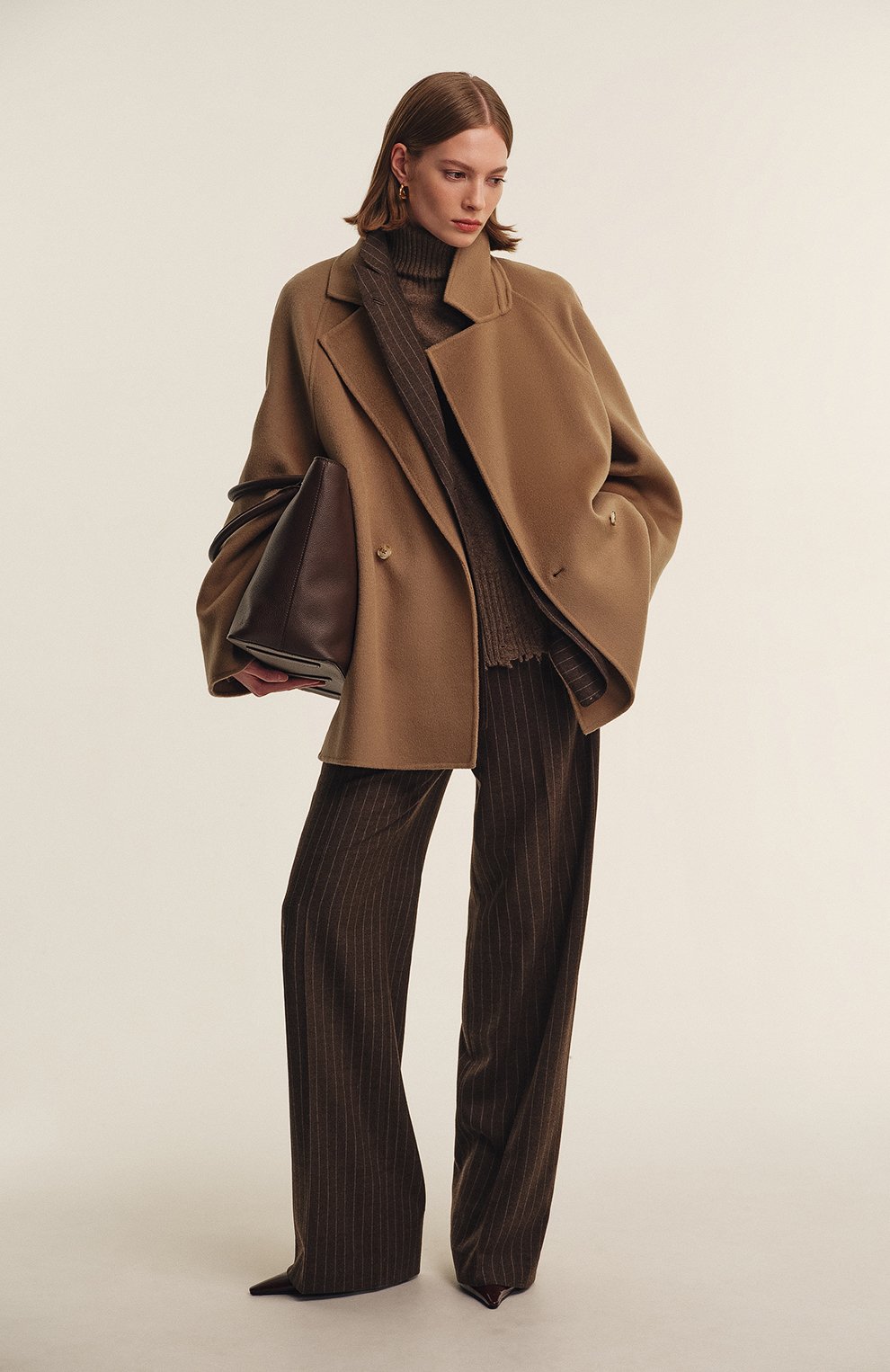 Кашемировый свитер UMA WANG коричневого цвета по цене 106000 руб., арт. UK7153, фото 6 Кашемировый свитер UMA WANG, арт. UK7153, фото 6