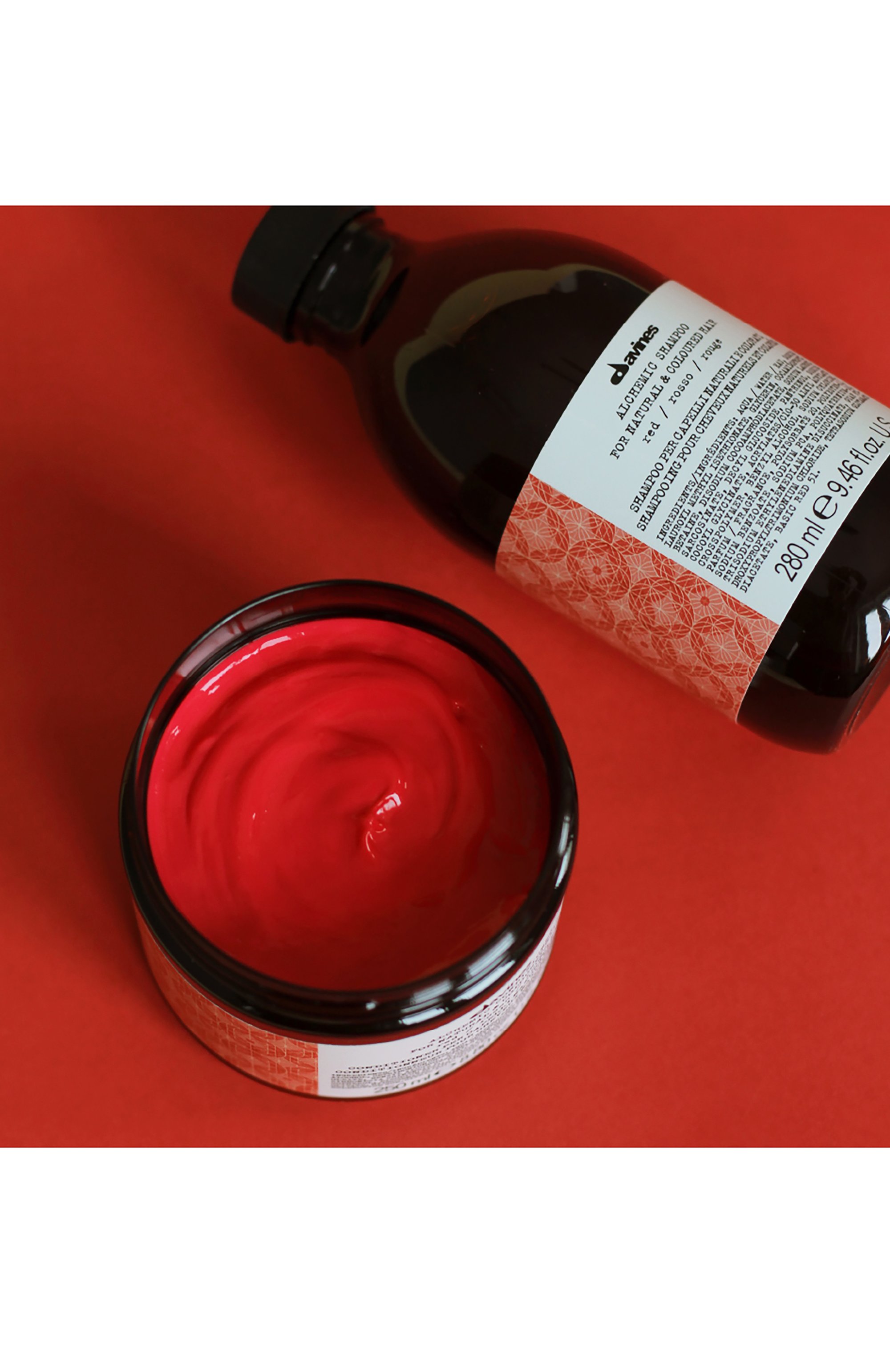 Шампунь для натуральных и окрашенных волос alchemic, красный (280ml) DAVINES бесцветного цвета по цене 3720 руб., арт. 67222, фото 2 Шампунь для натуральных и окрашенных волос alchemic, красный (280ml) DAVINES, арт. 67222, фото 2