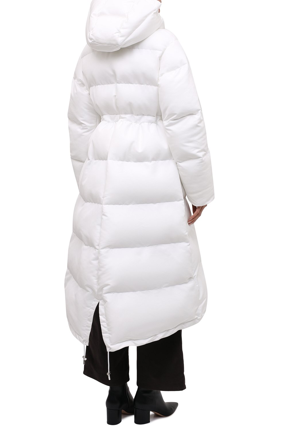Пуховик ALEXANDER MCQUEEN белого цвета по цене 299500 руб., арт. 672760/QZAD1, фото 4 Пуховик ALEXANDER MCQUEEN, арт. 672760/QZAD1, фото 4