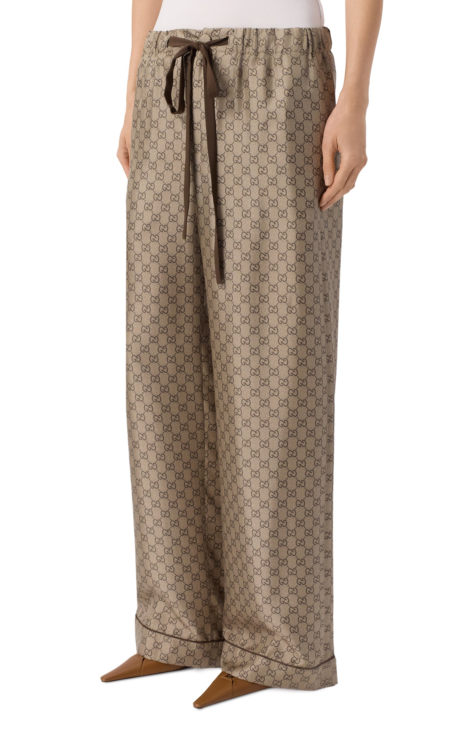 Шелковые брюки GUCCI бежевого цвета по цене 199500 руб., арт. 864567/ZAUUN, фото 3 Шелковые брюки GUCCI, арт. 864567/ZAUUN, фото 3