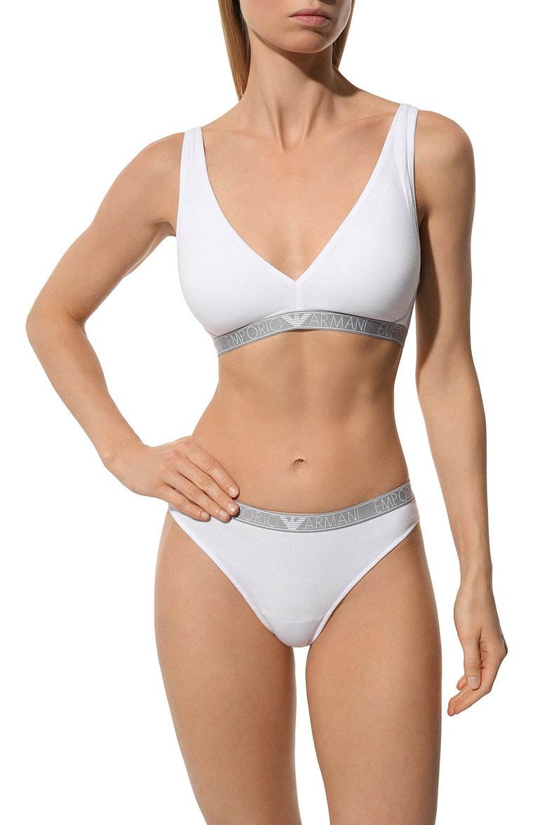 Женские комплект из двух трусов-слипов EMPORIO ARMANI белого цвета, арт. 164752/4R223 | Фото 2 (Нос: Не проставлено; Материал внешний: Хлопок)