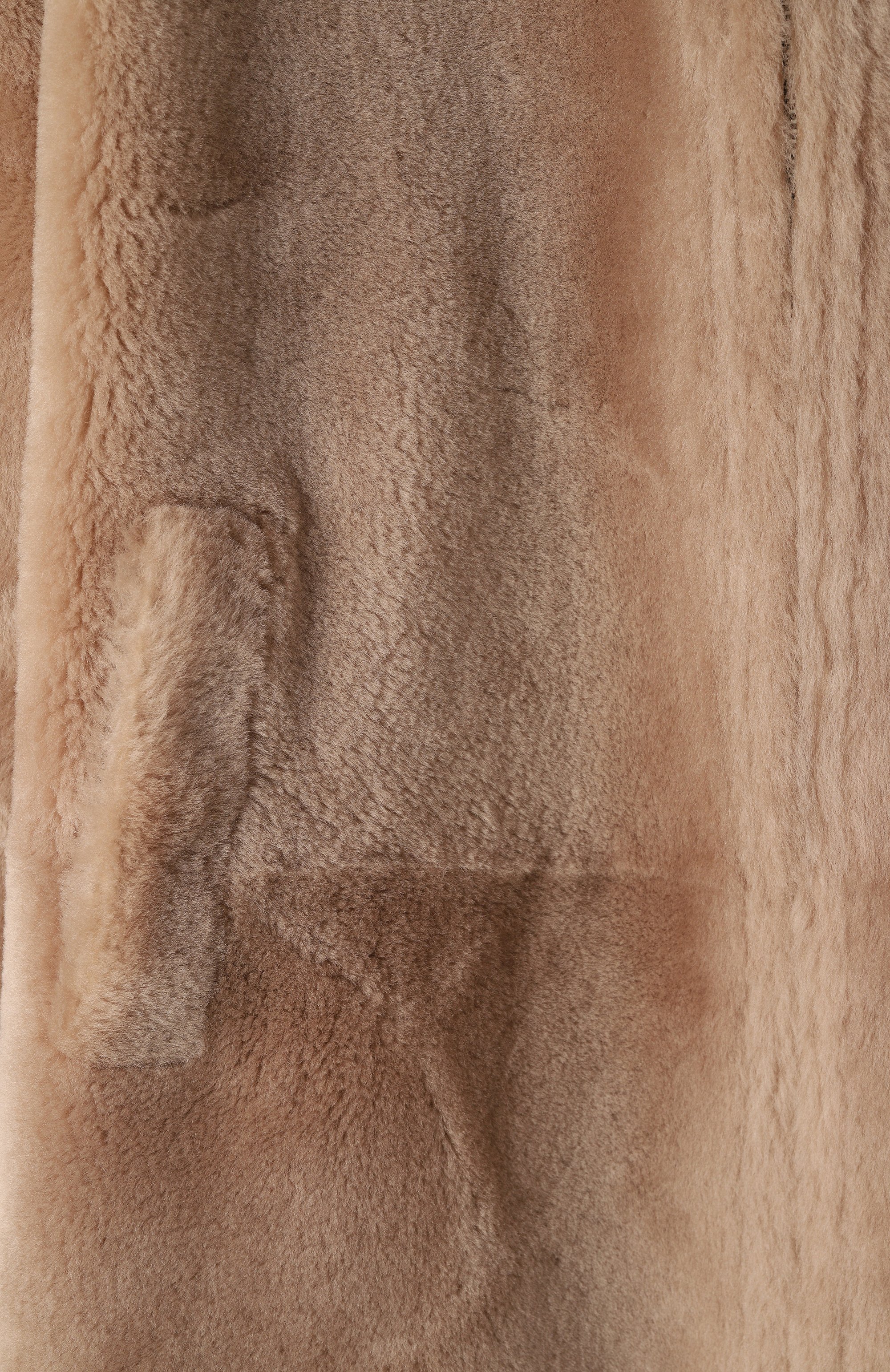 Шуба из овчины VLASTA MOUNTAIN бежевого цвета по цене 78400 руб., арт. LEVREK-20K, фото 3 Шуба из овчины VLASTA MOUNTAIN, арт. LEVREK-20K, фото 3