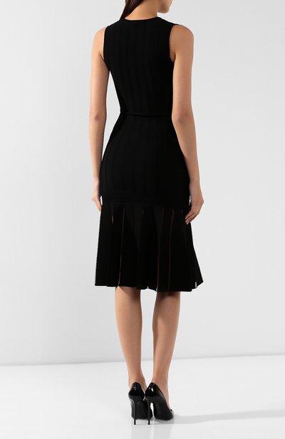 Платье из вискозы ALEXANDER MCQUEEN черного цвета по цене 191000 руб., арт. 594979/Q1AI8, фото 4 Платье из вискозы ALEXANDER MCQUEEN, арт. 594979/Q1AI8, фото 4
